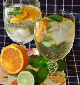 cocktail, prosecco, lime-2387063.jpg