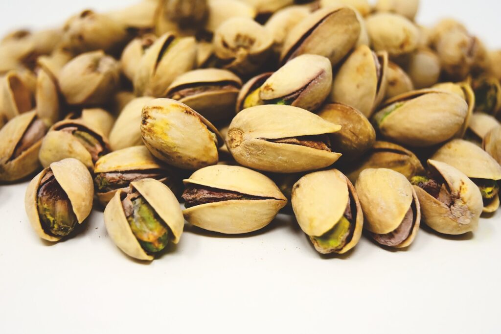 pistachios, meal, yummy-3820376.jpg